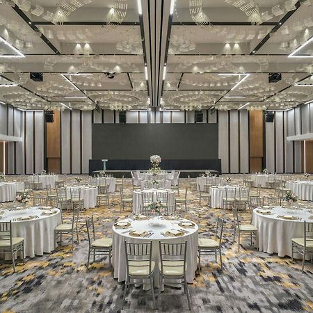 Renaissance Kuala Lumpur Hotel & Convention Centre Exterior foto